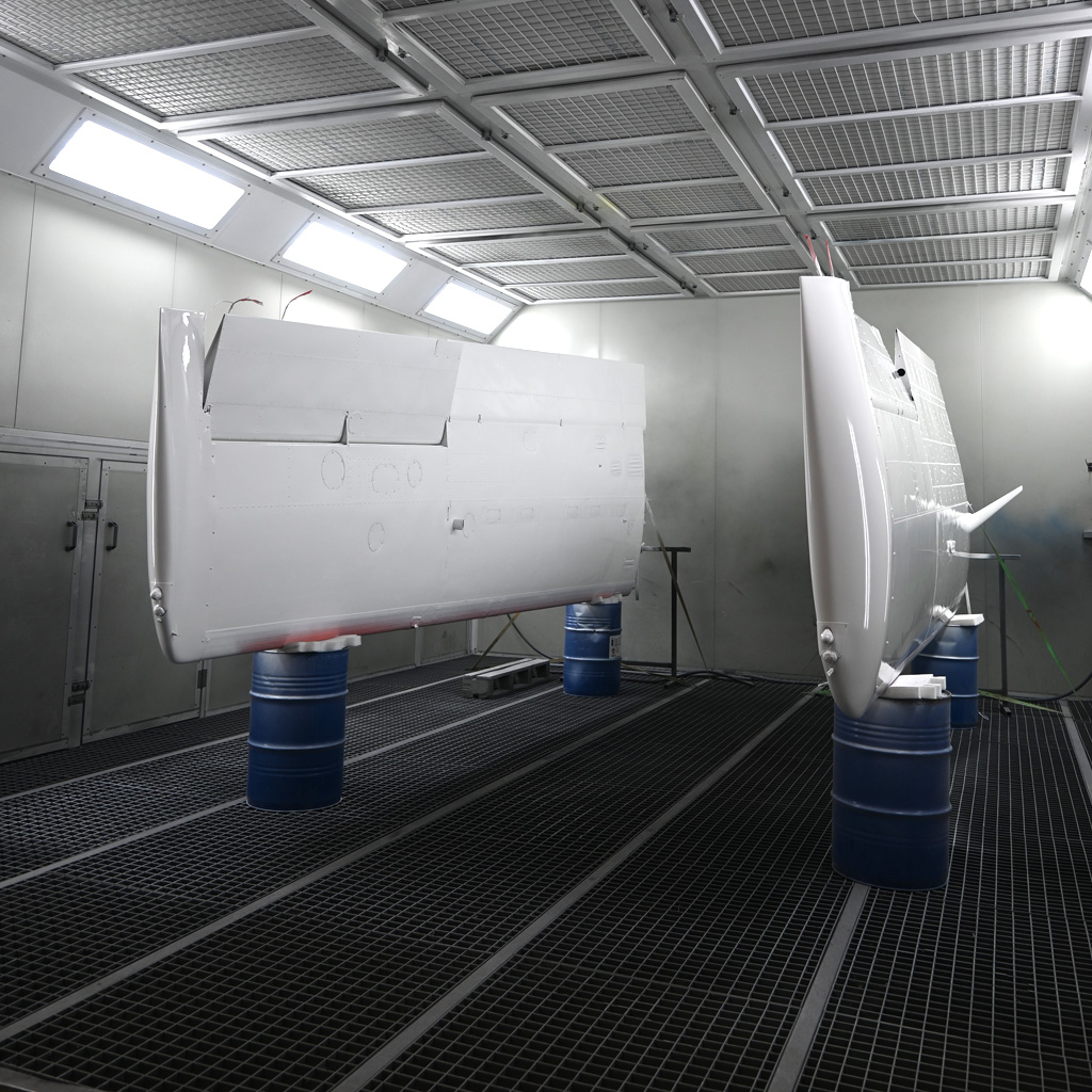 Industrielackierung technischer Bauteile im professionellen Lackierstand in Kranzberg bei Freising